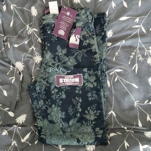 NWT Gloria Vanderbilt Floral Print Jeans Size 14